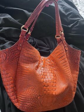 RARE vint Brahmin Mango Melbourne  early Elisa Hobo. Retired Color croc leather